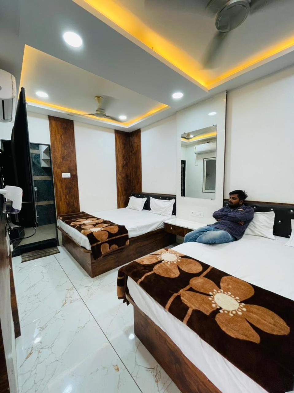 Hotel Shree Shyam Sharnam Godarpura Экстерьер фото