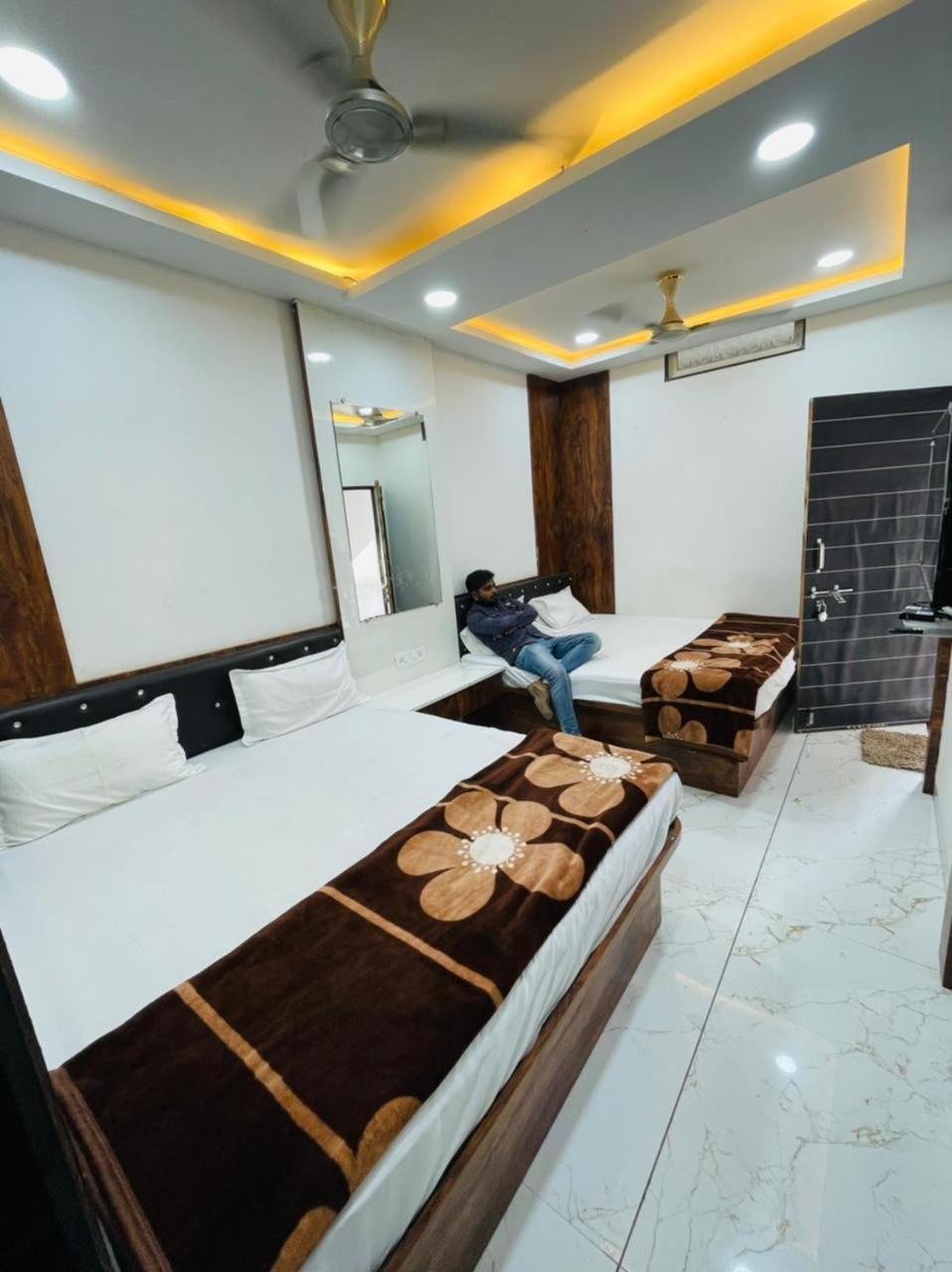 Hotel Shree Shyam Sharnam Godarpura Экстерьер фото